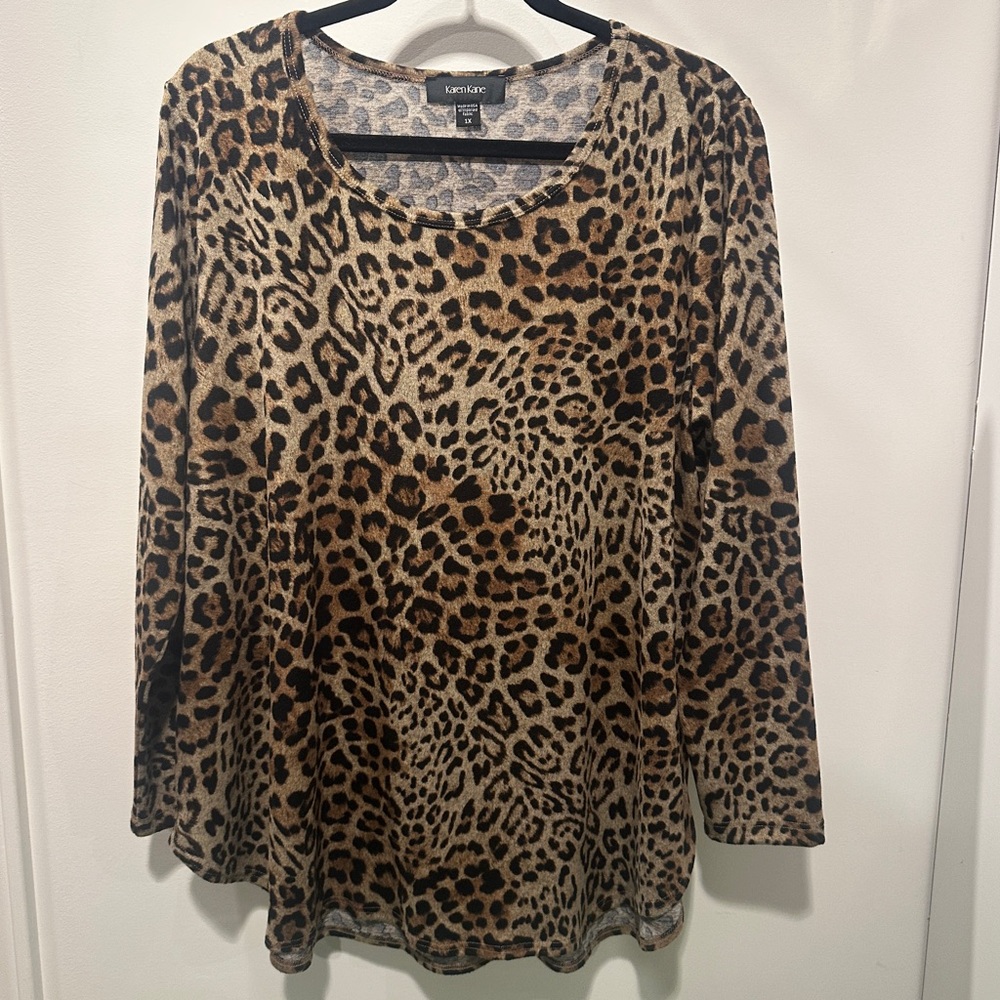 Karen Kane Leopard Print Long Sleeve Top